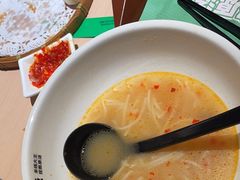 -蒙自源米线大王(东站店)