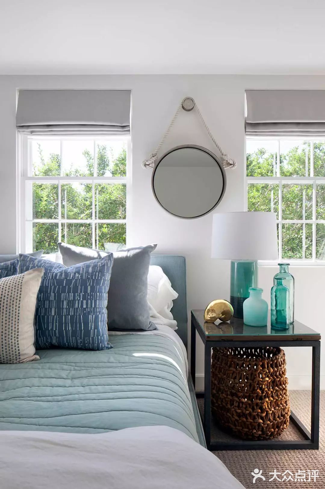 今日分享营造出顶天立地的效果，在视觉上拔高空间