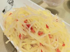 酸辣土豆丝-湘阁里辣(沙井华润万家店)