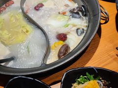-呷哺呷哺(普陀乐购真北店)