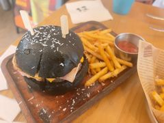 -HELLO 27 意面·沙拉·帕尼尼