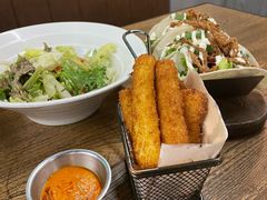 -BOURBON 玻本美式餐厅酒吧(虹桥新天地店)