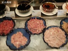 自选炒面配的各种肉片以及调味&nbsp;油-昆山琶拉帝诗酒店·河畔咖啡厅Riverside Cafe