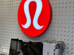 -lululemon(比斯特购物村店)