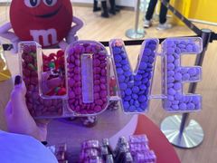 -m豆巧克力世界(上海世茂广场店)