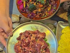 -围炉肉舍•炭烤活鳗•丹东海鲜烤肉(步行街店)