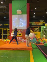 -蹦蹦跳跳(新奥购物中心店)