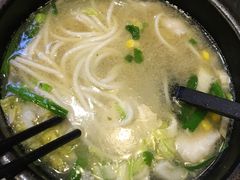 -花馬肆.云南过桥米线(汉神购物广场现场熬汤店)