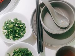 -洪氏嗨捞·广东猪肚鸡·椰子鸡火锅(西咸万象城店)