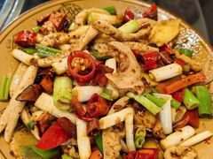 -周老三跷脚牛肉·全牛火锅(非遗传承店)