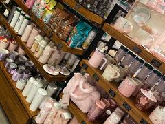 零售区-星巴克臻选(成都宽窄巷子店)