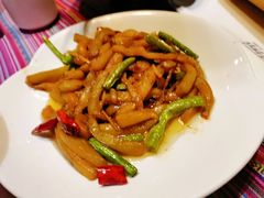 -香巴拉云南餐厅(华莱坞店)