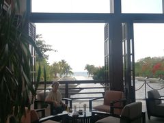 -亚龙湾喜来登·美景台大堂吧