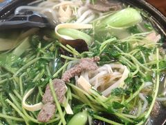 -丽虹云南过桥米线(兴工街店)
