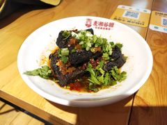 -呷佬·长沙手工米粉(金沙江路店)
