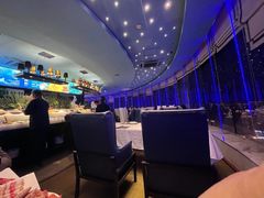 -云顶旋转自助景观餐厅