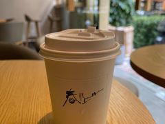 燕麦拿铁-春上咖啡