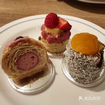 「北京中国大饭店」 打卡了一下中国大饭店咖啡苑的自助
