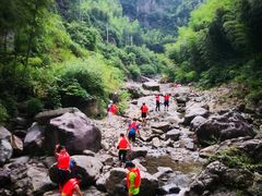 -安吉龙王山峡谷漂流