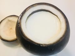 -志龙皇冠吃货椰子铺