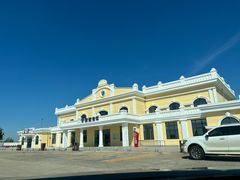 -甘南服务区-停车场