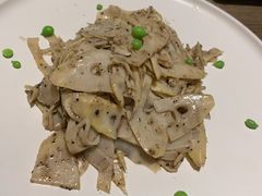 松露酱炒笋尖-小大董·烤鸭(凤凰汇店)