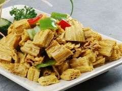 尖椒豆腐竹-小船渔村•大连菜•大连焖鱼(黄河路店)