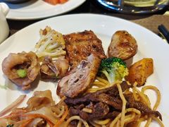 -大中华希尔顿酒店-念自助餐·嗨啤·小龙虾