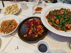 -阿瓦山寨·湘菜现炒·剁椒鱼头王(咸阳总店)