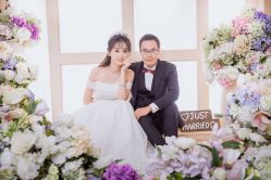 -现代经典婚纱摄影