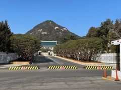 -青瓦台舍廊房