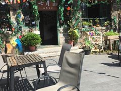 -百里峡七彩艺术小镇