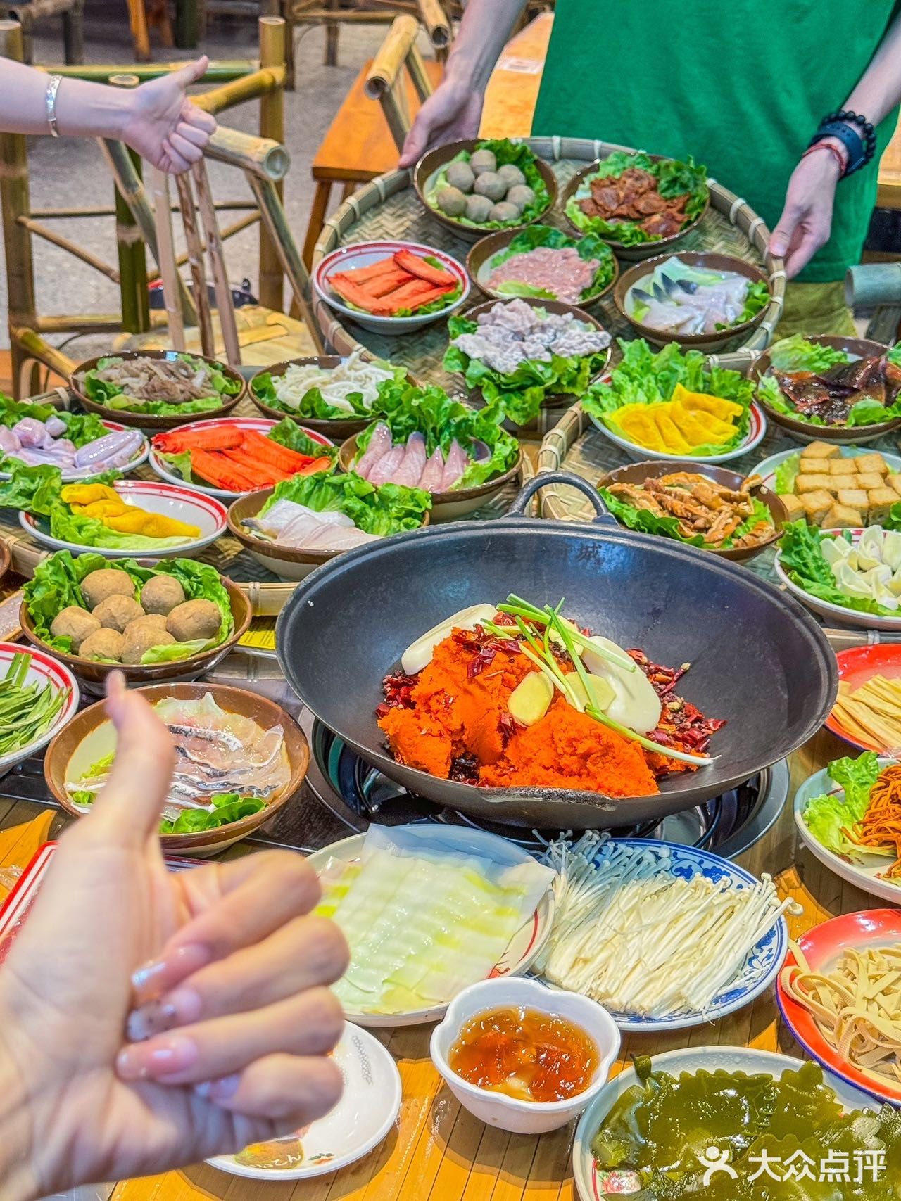 杭州富阳居民楼下的市井重庆火锅店太好次了！性