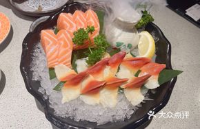 BB Arctic Scallop Sashimi