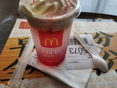 草莓麦炫酷-麦当劳(红旗路店)