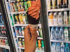 -全家便利店(襄阳南路店)