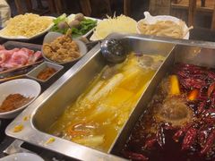 -百年川椒重庆老火锅(光谷店)