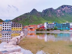 -百里峡七彩艺术小镇