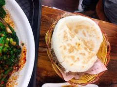 肉夹馍-老陈婆手工面庄