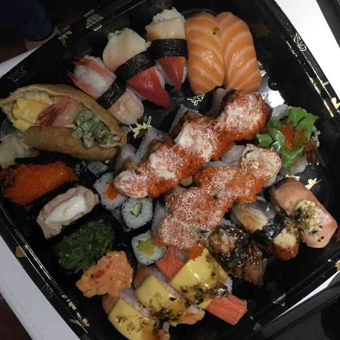 河风精致寿司-"河风不同于以往街边卖的寿司,米粒很饱满,.