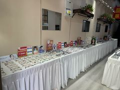 -零度眼镜·宝视友·蔡司依视路(吾悦花街店)