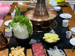 -果松木炭酸菜铜火锅·外婆参鸡汤