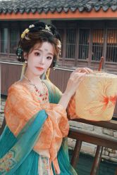 -一揽芳华汉服旗袍体验馆(拙政园店)