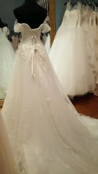 -Flora婚纱礼服定制租赁店