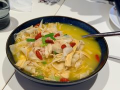 -巷子宽·酸菜鱼(迪士尼小镇店)