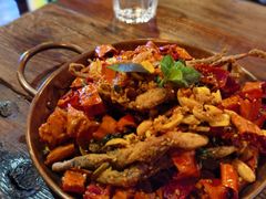 sisters秘制麻辣鸭舌-SISTERS BAR RESTAURANT川意酒馆(嘉善老市H楼店)