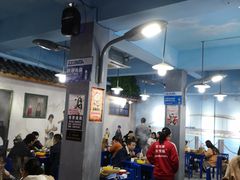 大堂-马路边边·成都串串(翠柏路店)