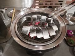 -围炉肉舍•炭烤活鳗•丹东海鲜烤肉(步行街店)