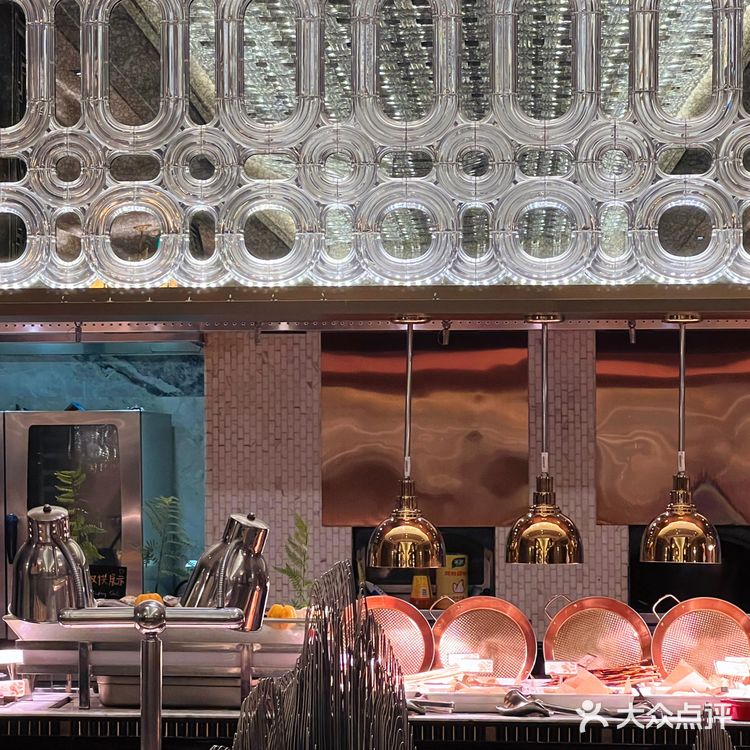 上海外滩老钱风奢牌酒店，竟然吃到繁花同款油墩子！