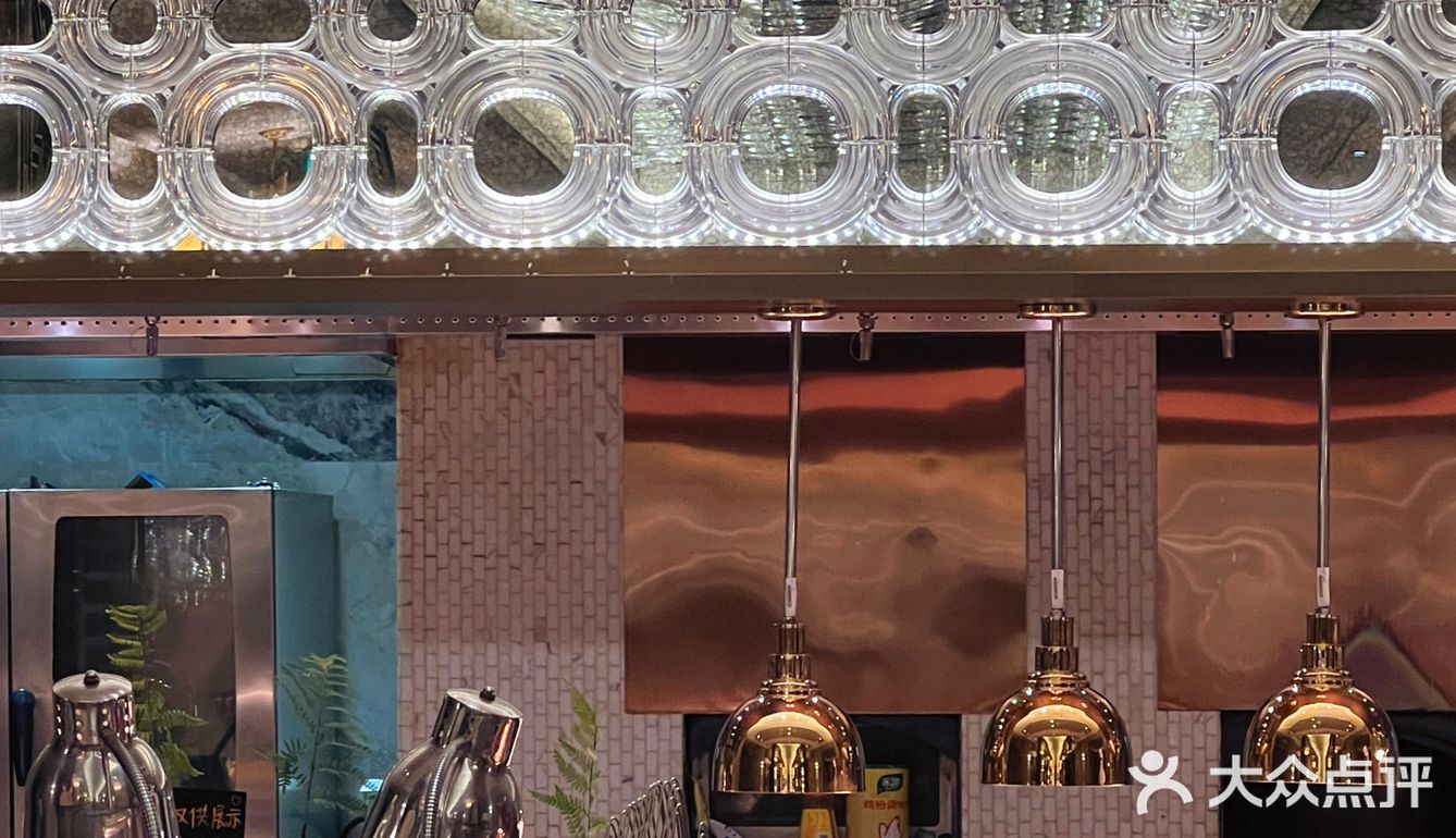 上海外滩老钱风奢牌酒店，竟然吃到繁花同款油墩子！